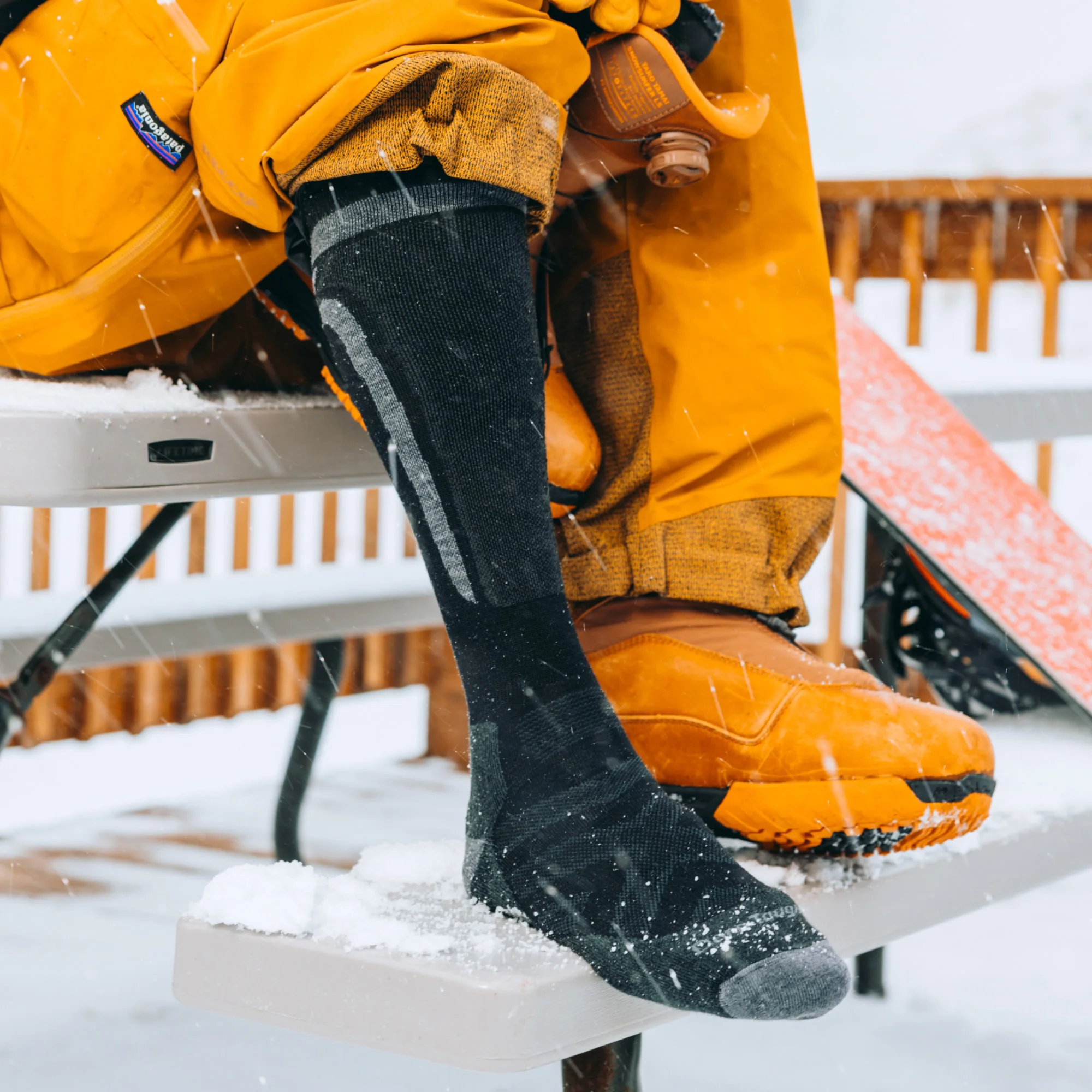 Men's Edge Over-the-Calf Midweight Ski & Snowboard Socks - Image 5