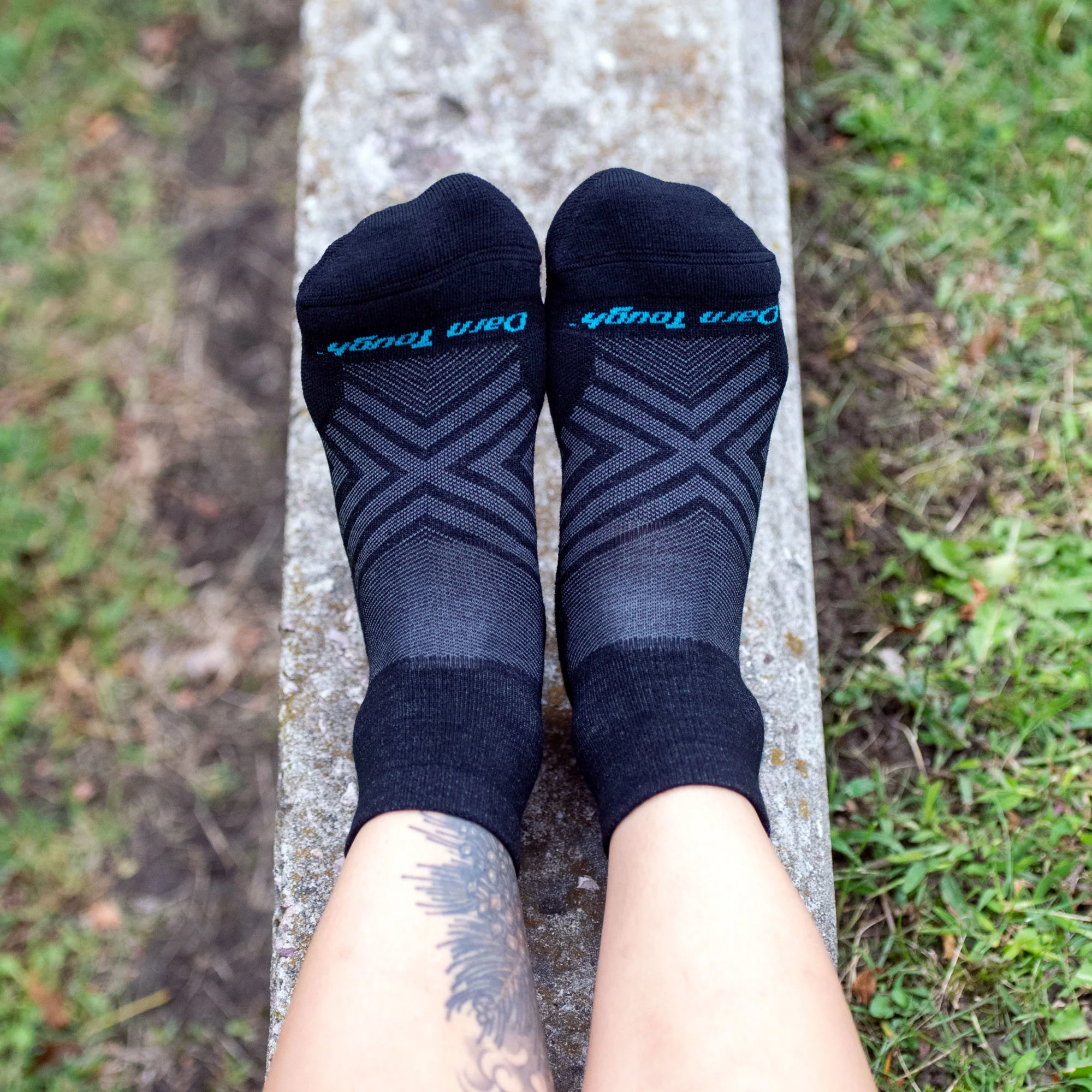 Women's Run Quarter Ultra-Lightweight Running Socks - Image 5