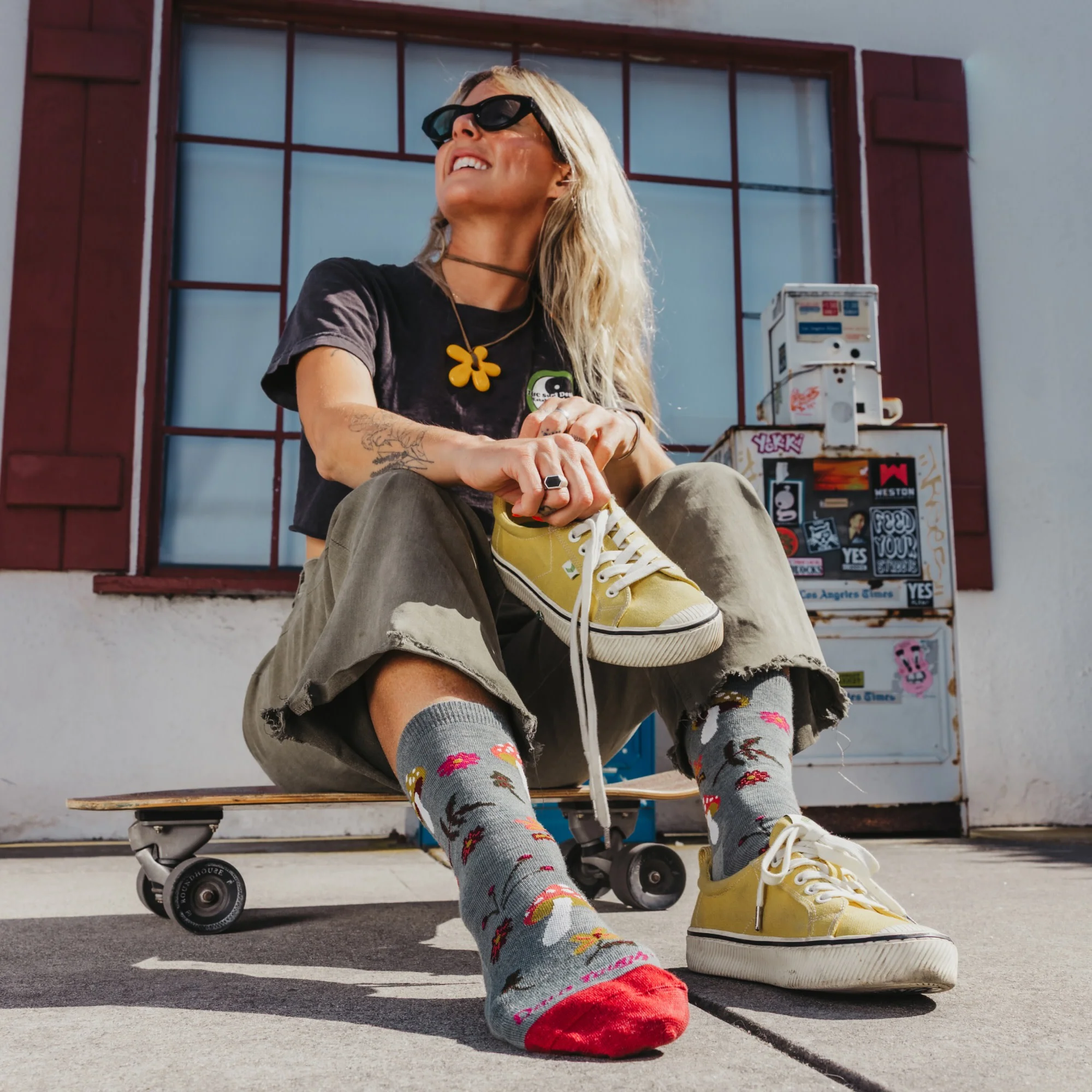 Women's Shroom Bloom Crew Lightweight Lifestyle Socks - Image 4